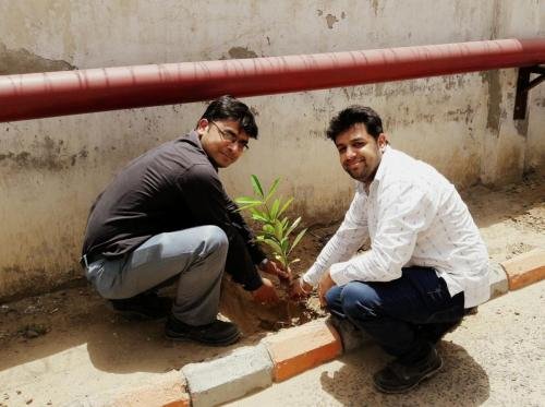 Maalyaarth-Paryavaran-Vimarsh